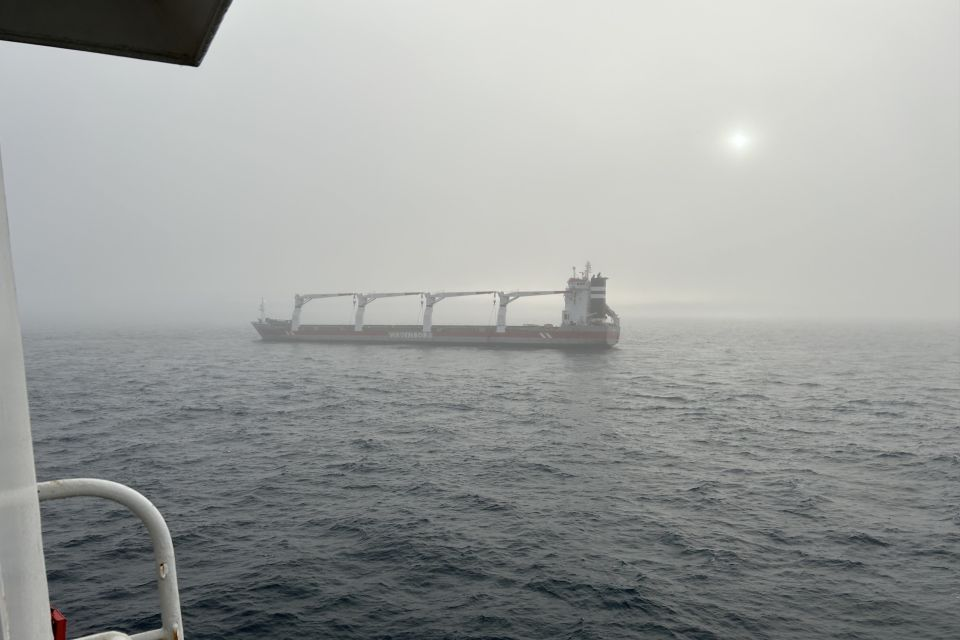 Cargo lightering operations from grounded Thamesborg in Canada’s Northwest Passage