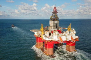 Transocean Equinox semisubmersible rig moving toward Essington-1 offshore gas drilling site in the VIC/P79 block, Australia