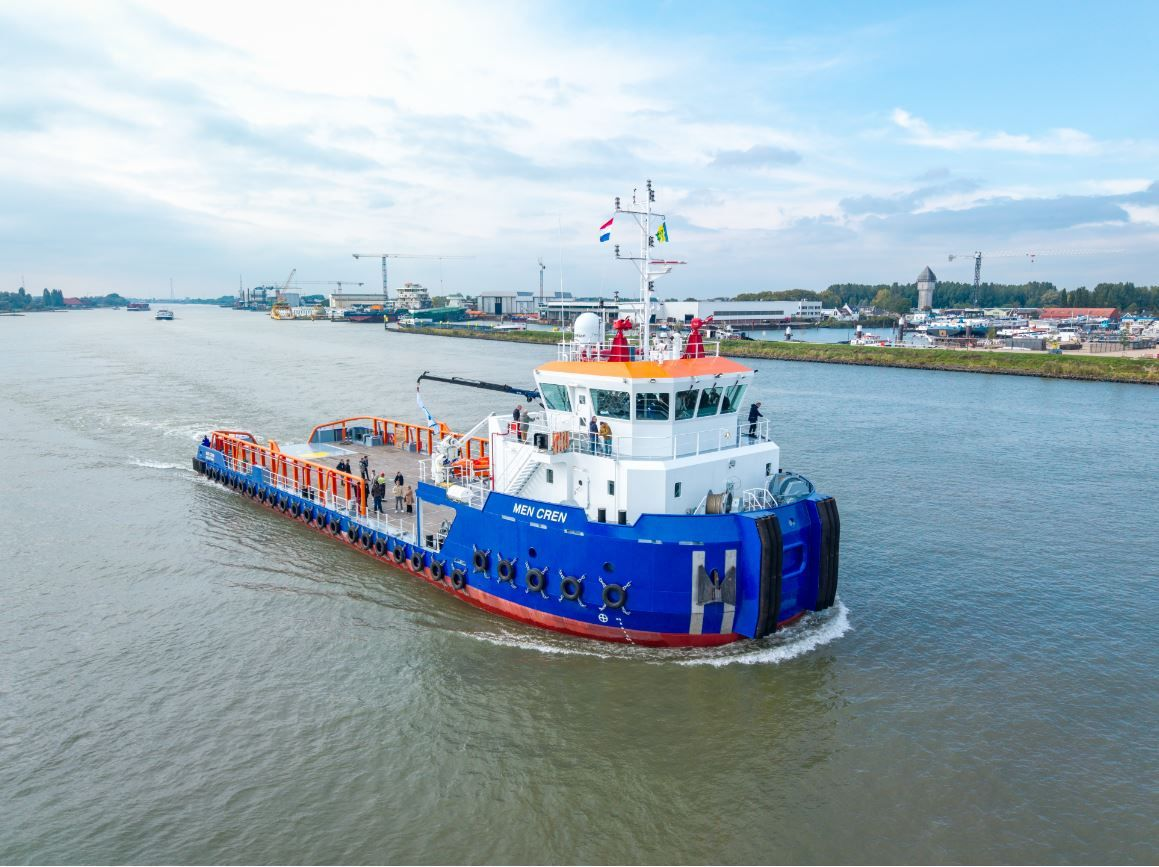 Dixstone shallow water vessel Men Cren at Holland Shipyards