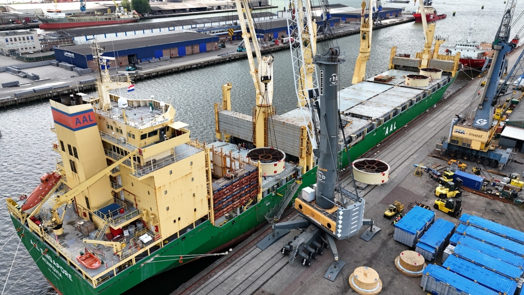 Oversized mining equipment transported across continents by DAKO Worldwide