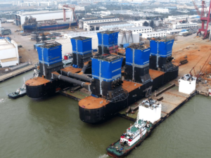 Vastwin SPMT rolling a 15,300 t offshore module before loading onto Boskalis Black Marli