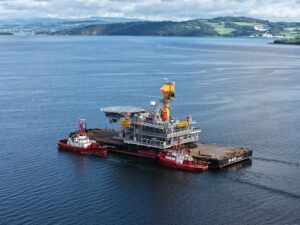 Aker Solutions Hugin B topside departing Verdal yard for the Yggdrasil project