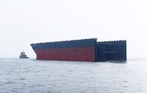 MODEC FPSO Gato do Mato forward hull leaving Japan for China integration