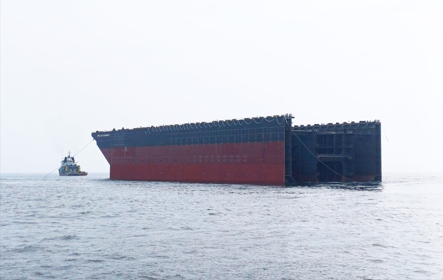 MODEC FPSO Gato do Mato forward hull leaving Japan for China integration